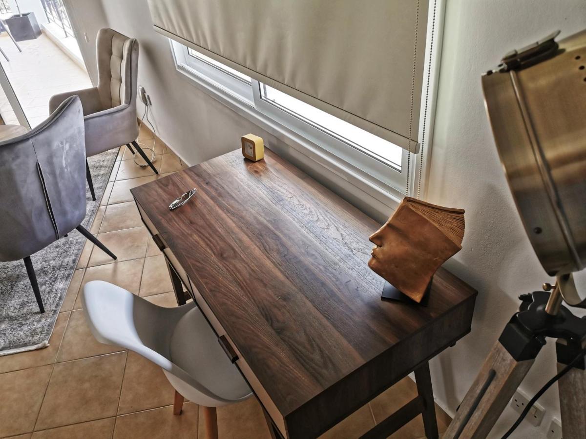 Flemigks 1 Bedroom Appartement Larnaca Extérieur photo